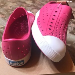 Native kids shoes size J3 Pink  New never used with original box.